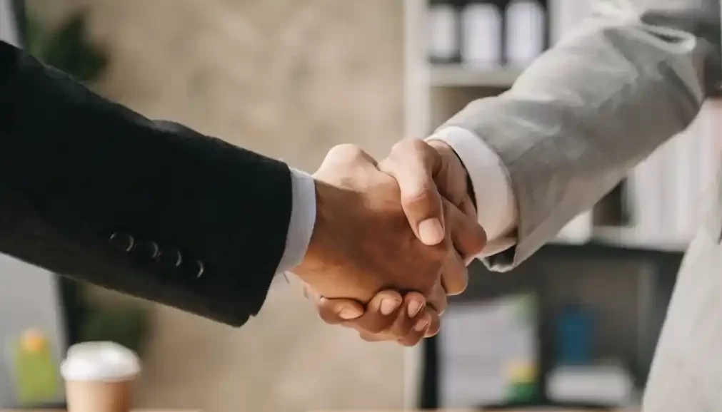 بررسی انواع قرارداد تجاری بین دو نفر | روش تنظیم قرارداد تجاری